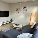 Modern Central Apartment Apt 105